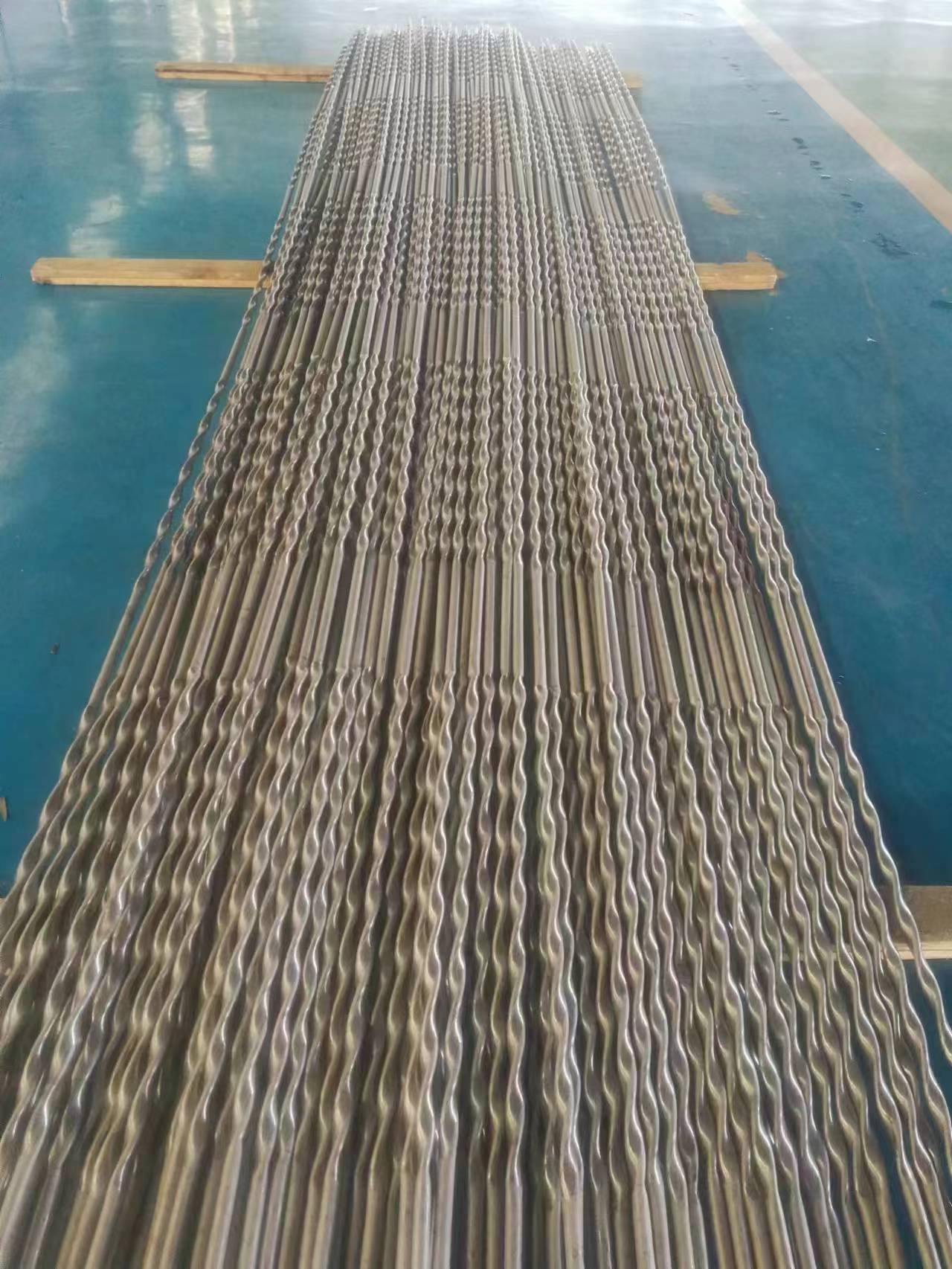 Helical Flat Tubes Design and Application