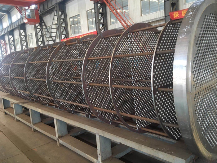 Segmented baffle design showing cut orientation and tube support configuration