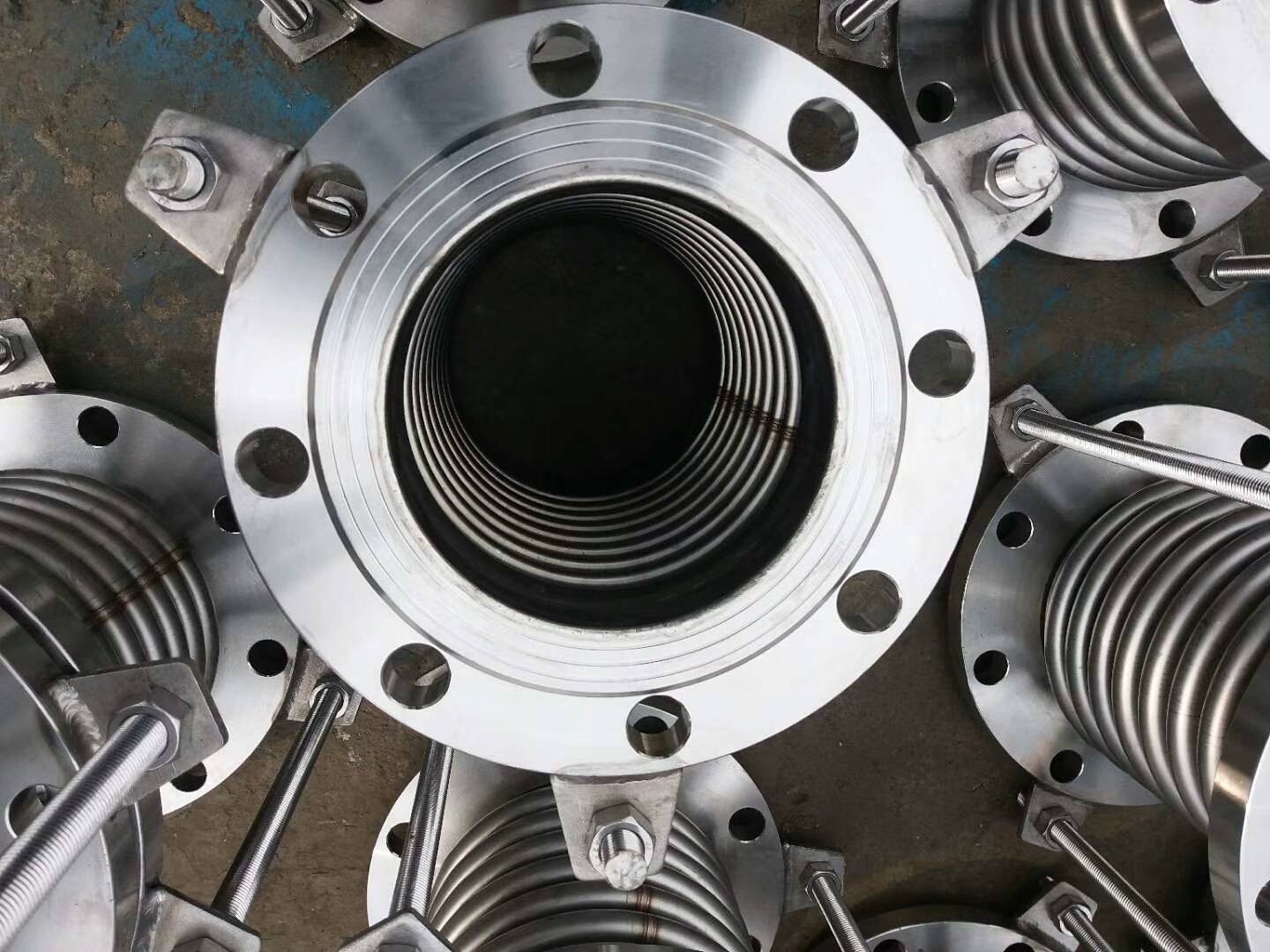Metal bellows expansion joint in industrial application