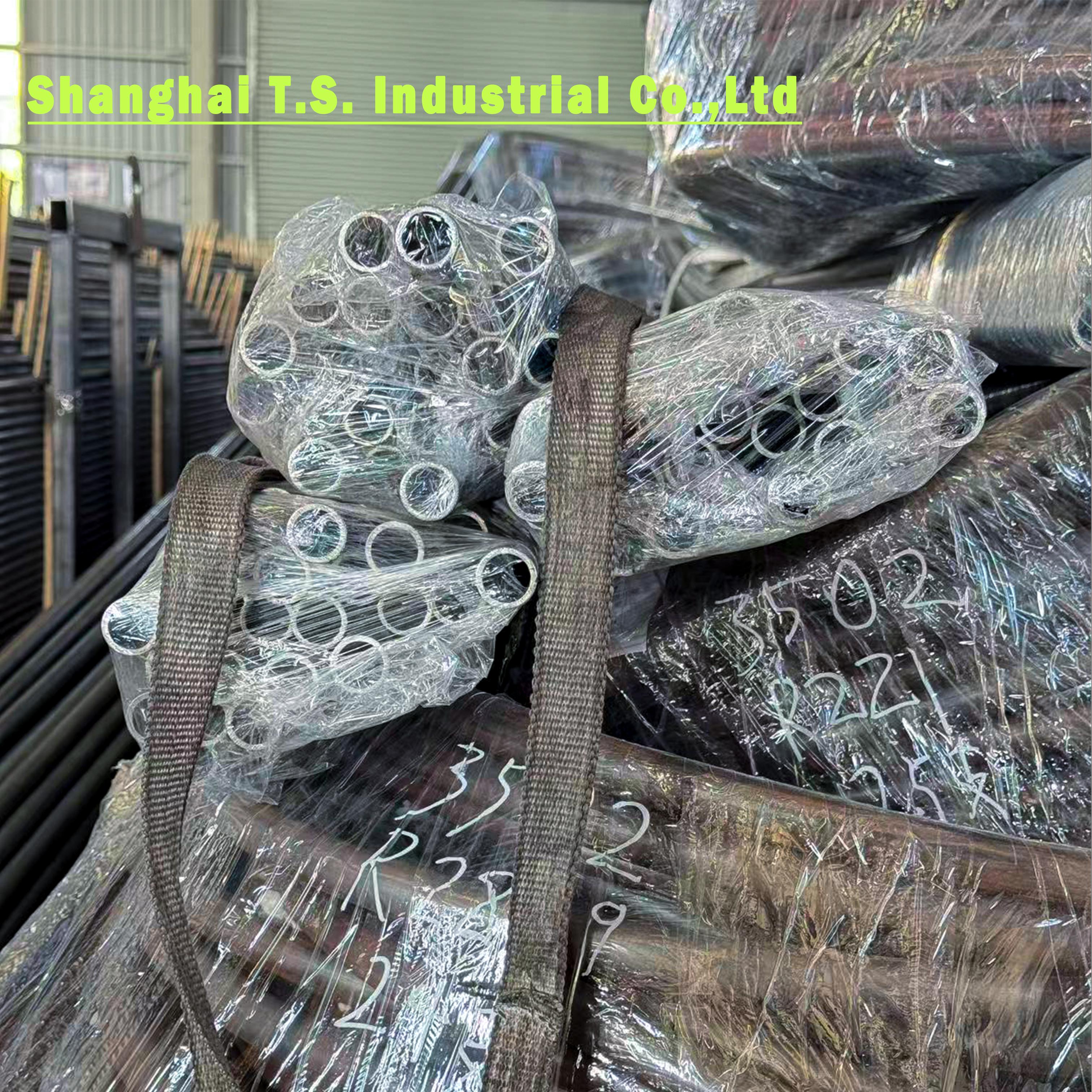 China's foreign trade started steadily and the total export value in the firs...
